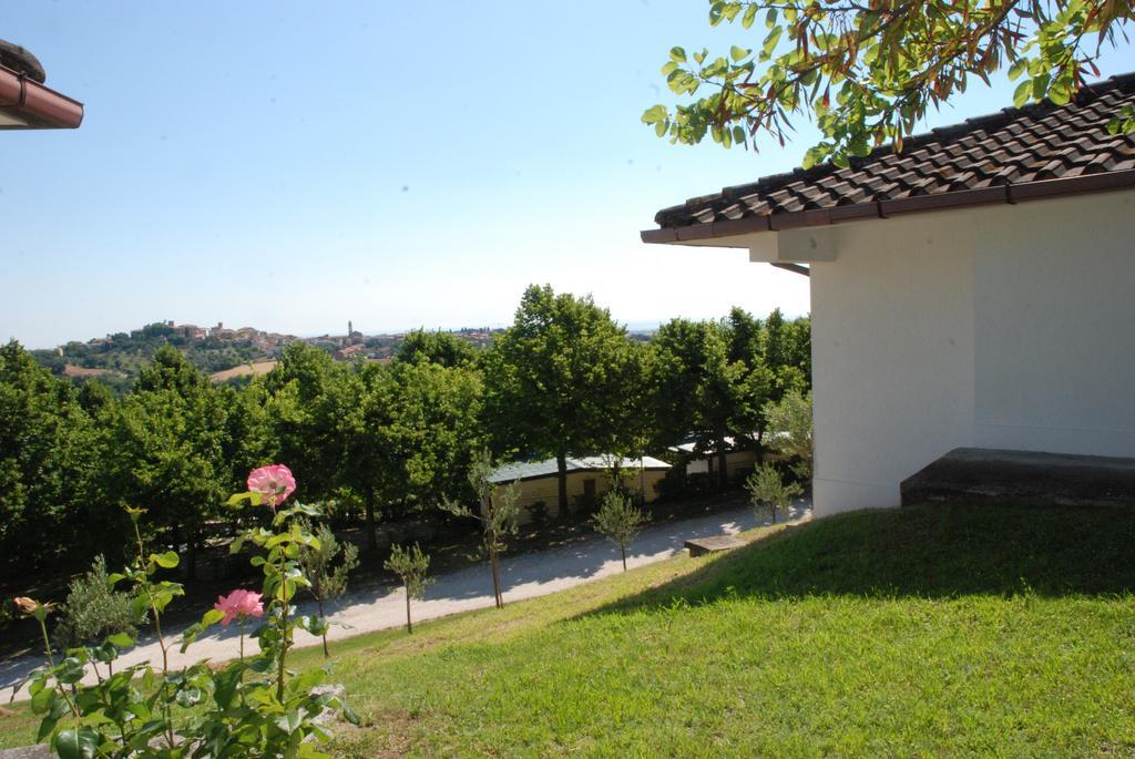 San Costanzo Camping Village Mar Y Sierra מראה חיצוני תמונה