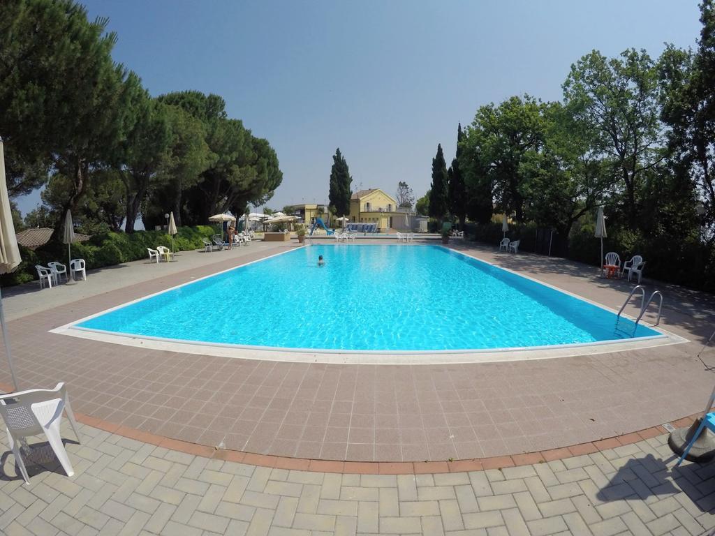 San Costanzo Camping Village Mar Y Sierra מראה חיצוני תמונה