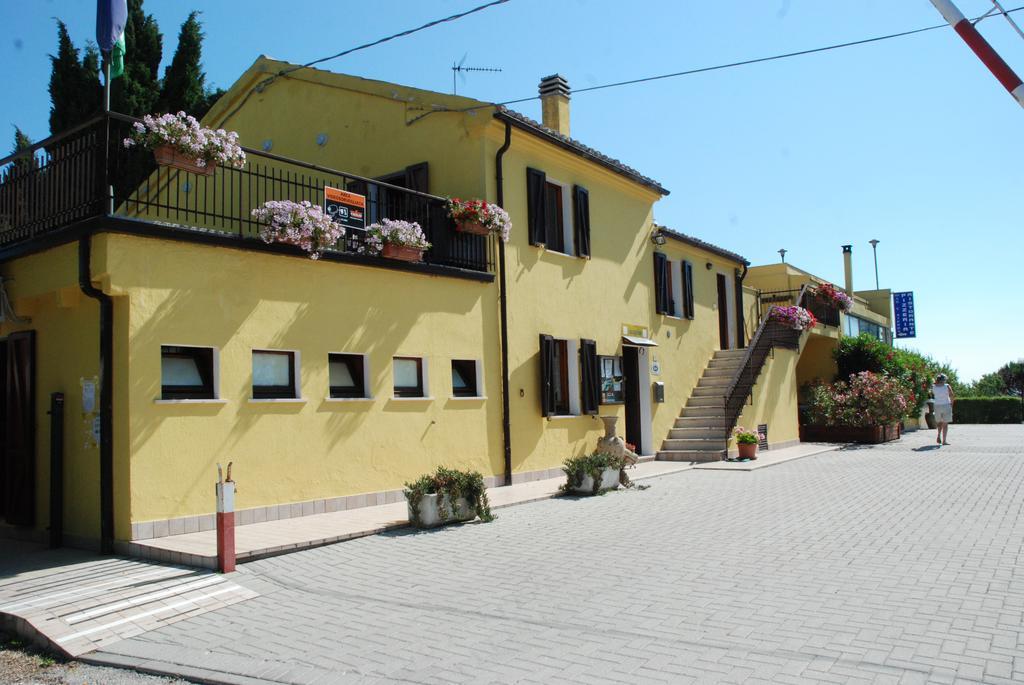 San Costanzo Camping Village Mar Y Sierra מראה חיצוני תמונה