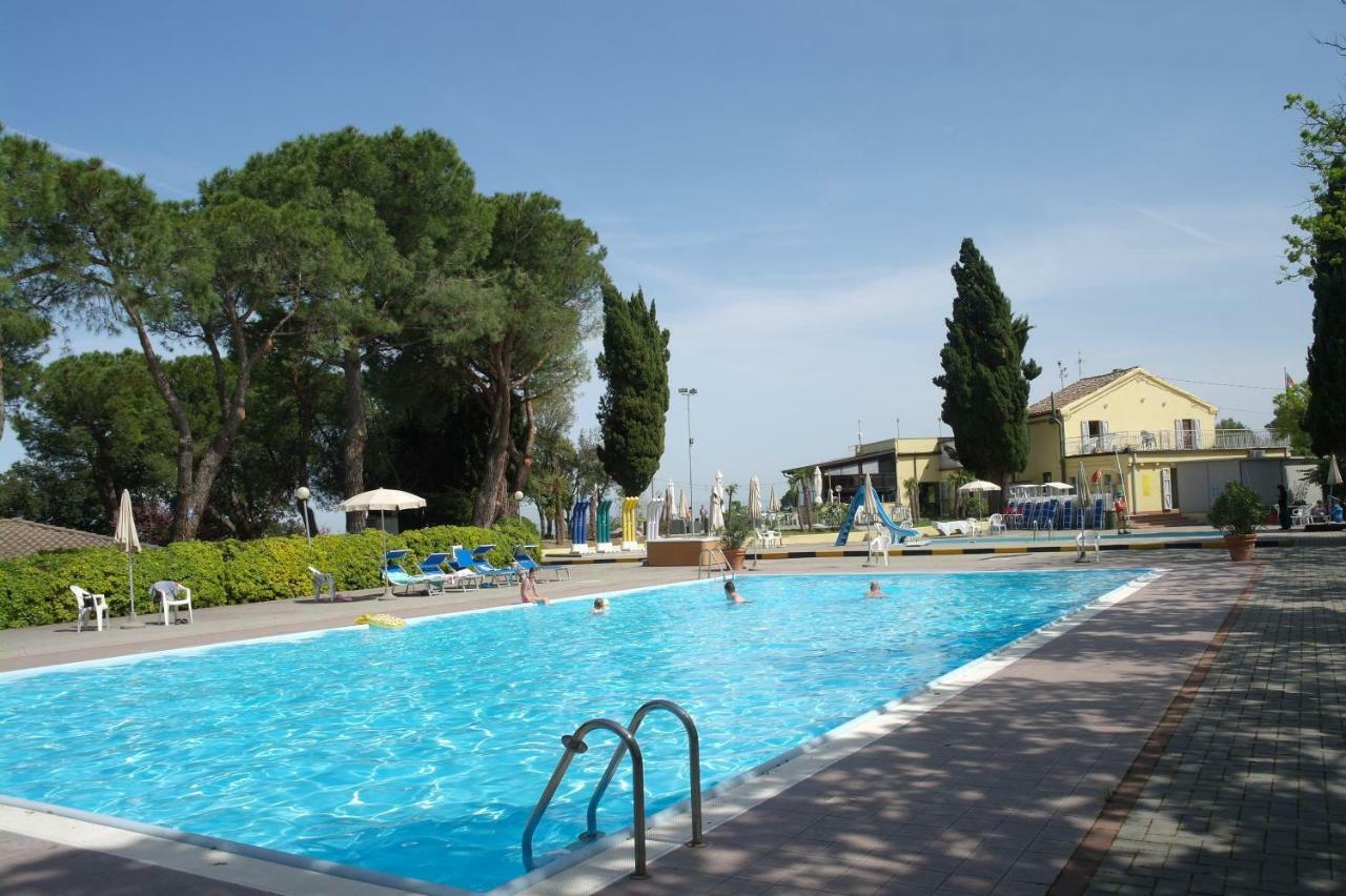 San Costanzo Camping Village Mar Y Sierra מראה חיצוני תמונה