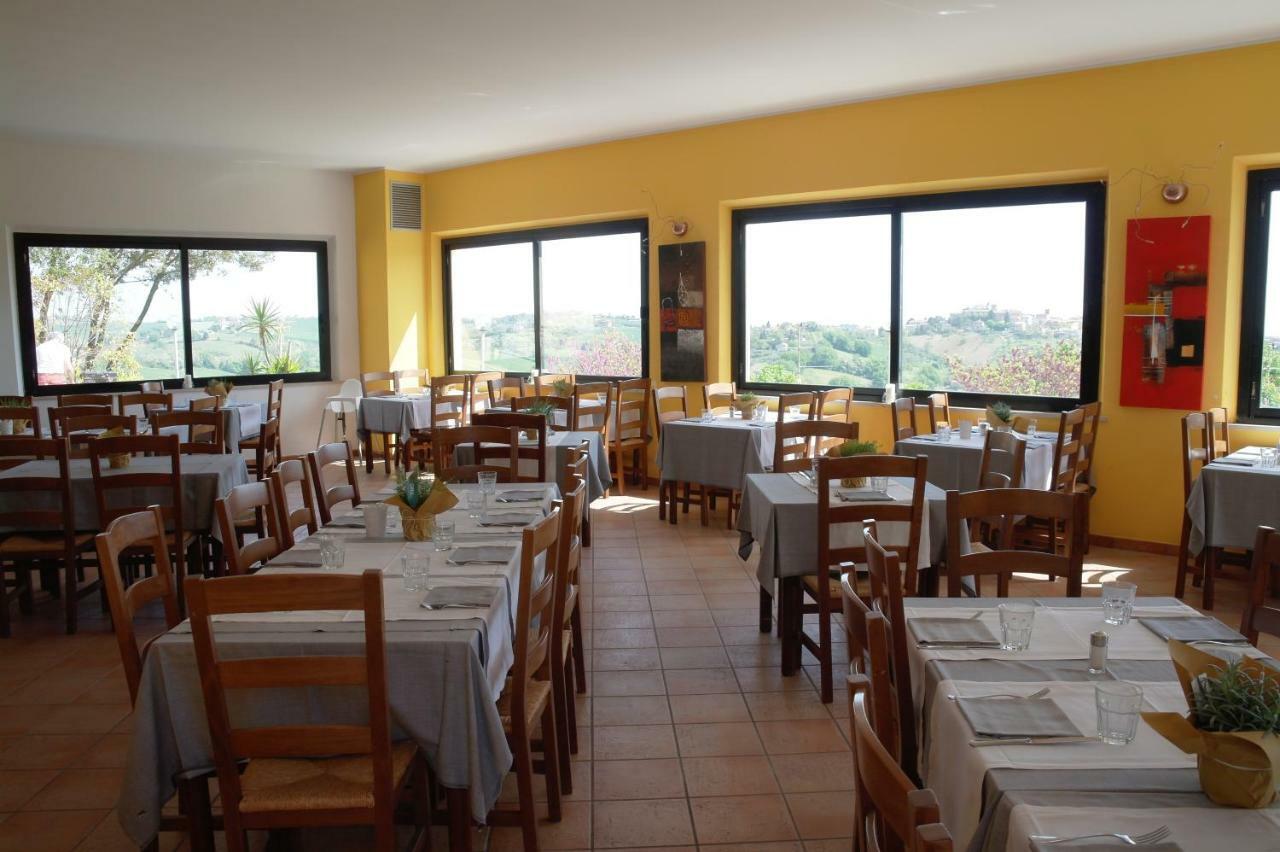 San Costanzo Camping Village Mar Y Sierra מראה חיצוני תמונה