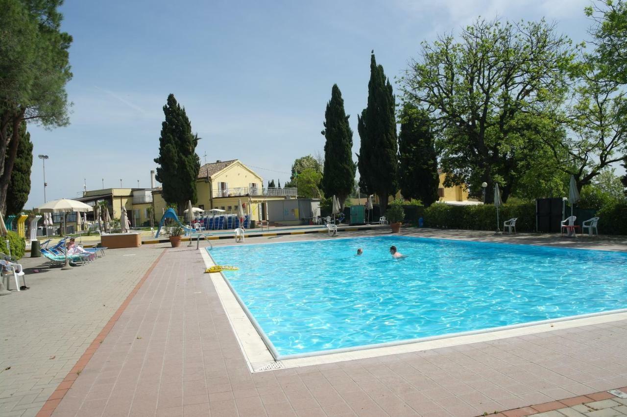 San Costanzo Camping Village Mar Y Sierra מראה חיצוני תמונה