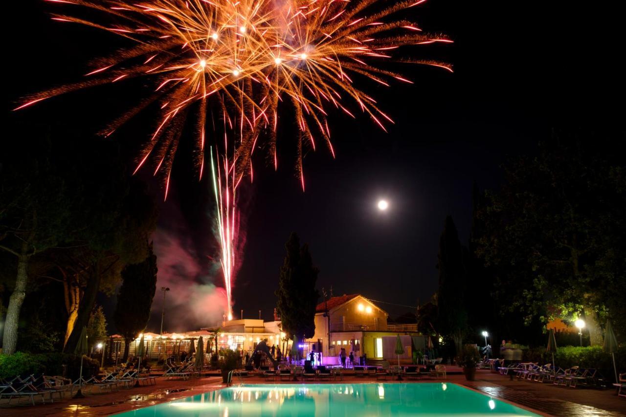 San Costanzo Camping Village Mar Y Sierra מראה חיצוני תמונה